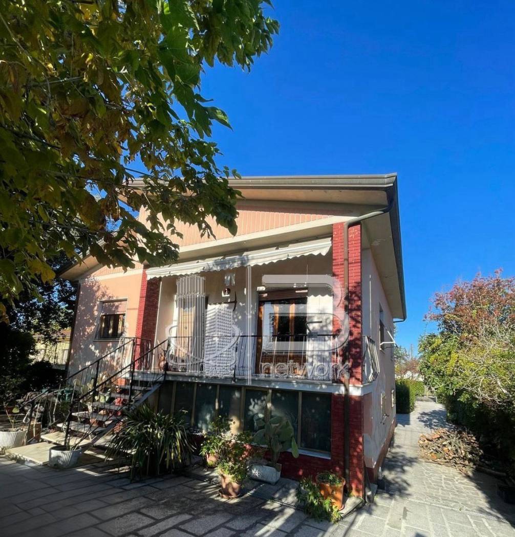 Villa in vendita a Massa