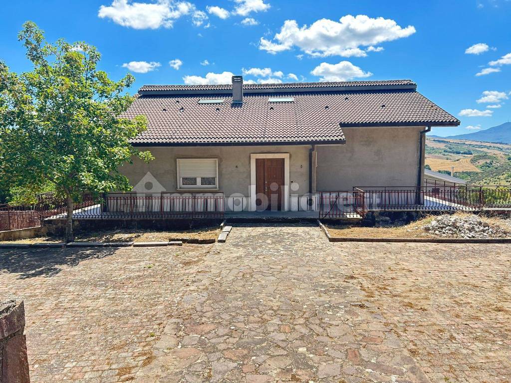 Vendita Villa unifamiliare in via Valle di Creta Potenza. Nuova, posto ...