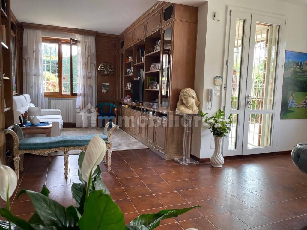 Salone