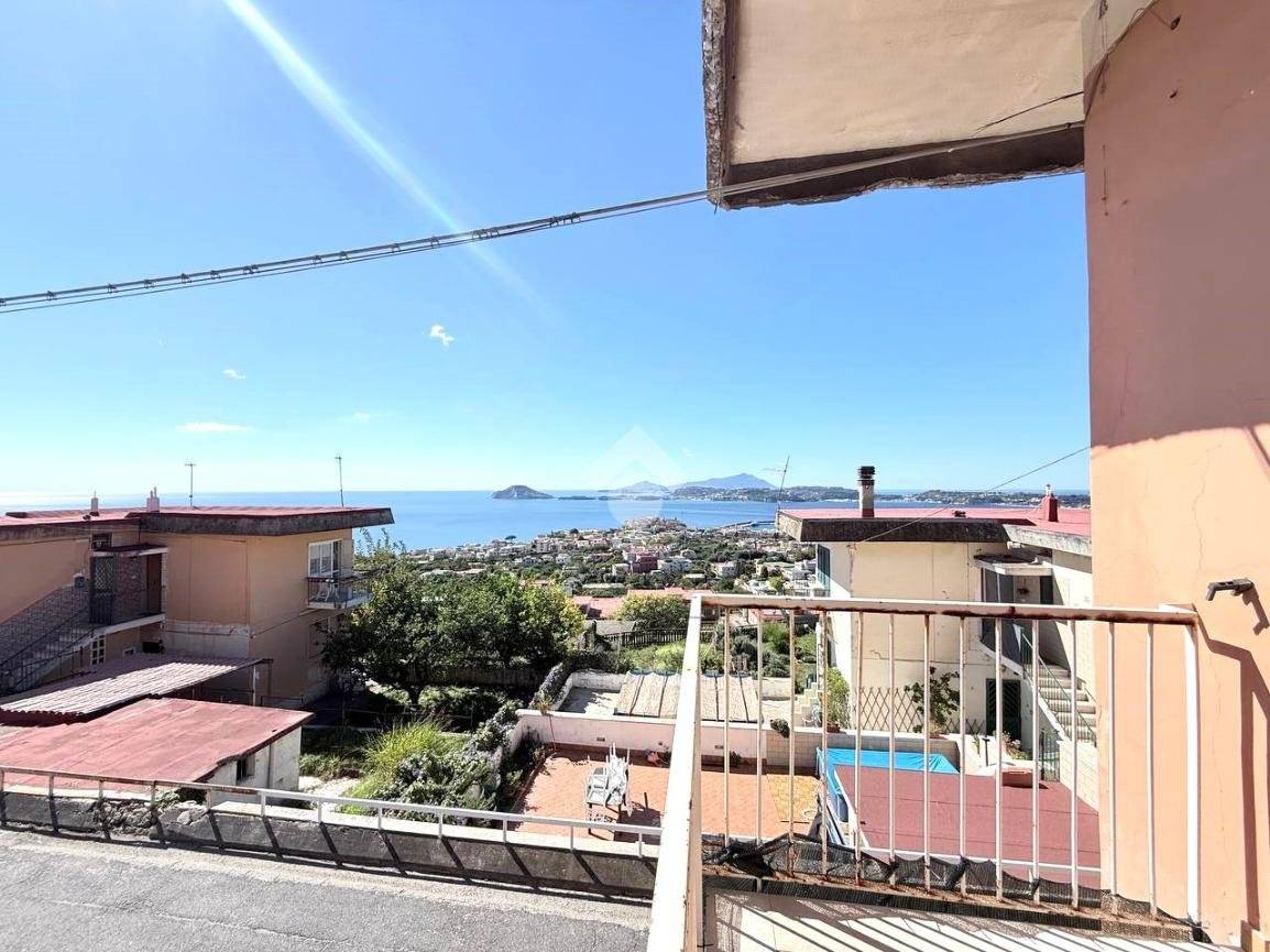 Panoramatický třípokojový byt na prodej v Pozzuoli Alta - 3