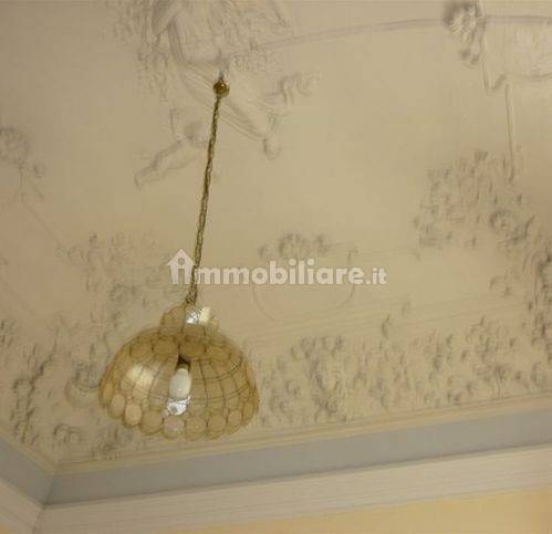 Palazzo - Edificio in vendita a Catania