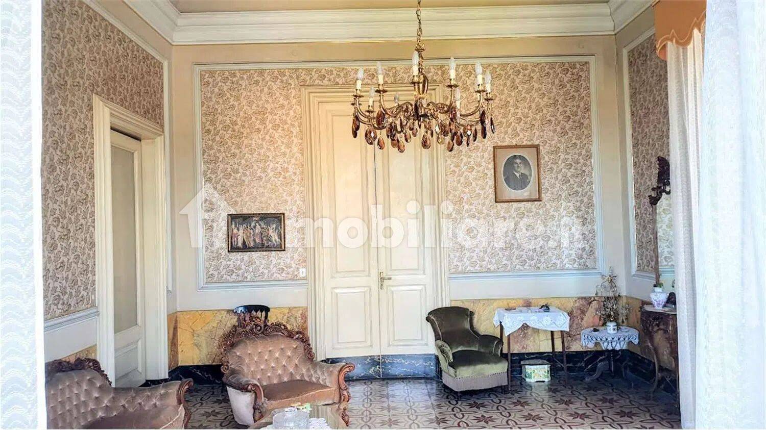 Palazzo - Edificio in vendita a Giarre