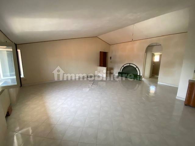 Trilocale via Publio Elio 16, Anagnina, Roma