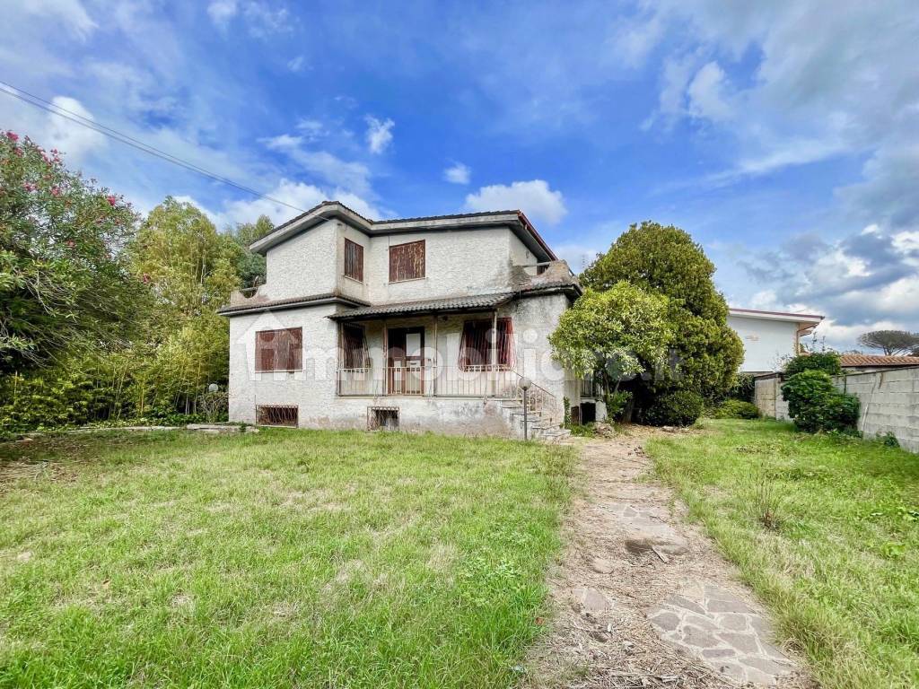 Villa unifamiliare via Cavizzana 53, Infernetto, Roma