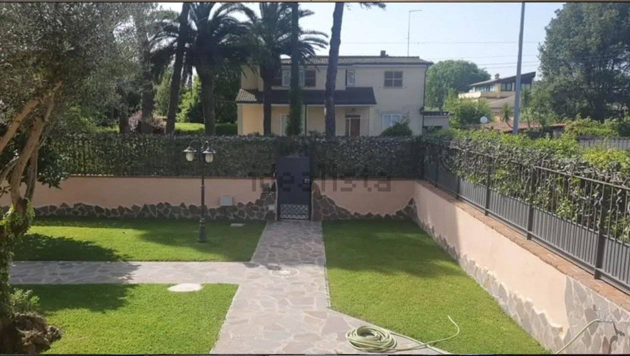 Villa in vendita a Roma