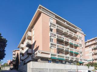 Apartment via Amedeo Pescio 8, Dinegro, Genoa
