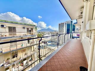 Apartment via Nuova Poggioreale, Centro Direzionale, Naples