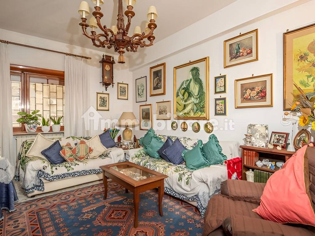 Trilocale via Deruta, Furio Camillo, Roma