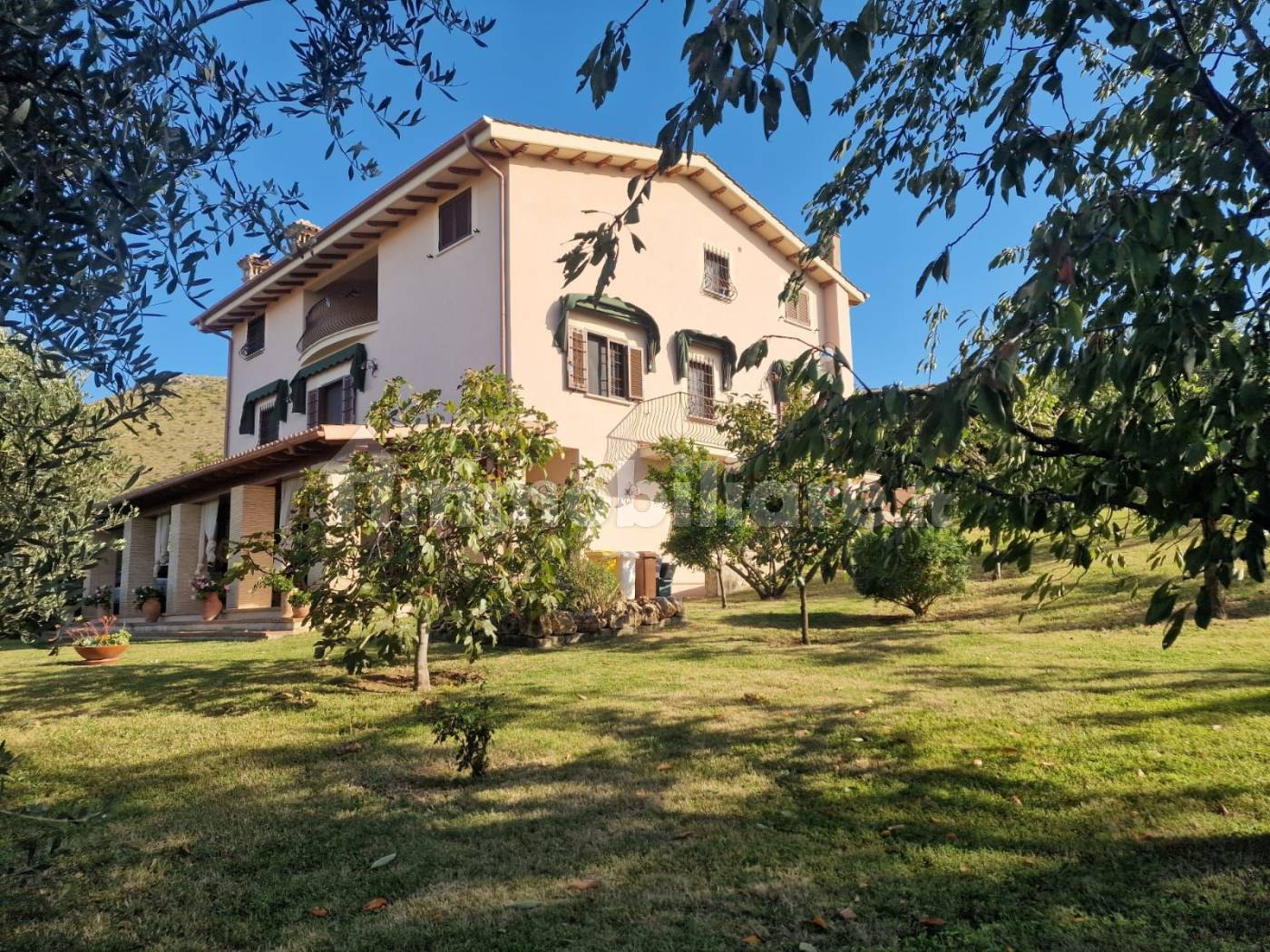 Villa in vendita a Fara in Sabina