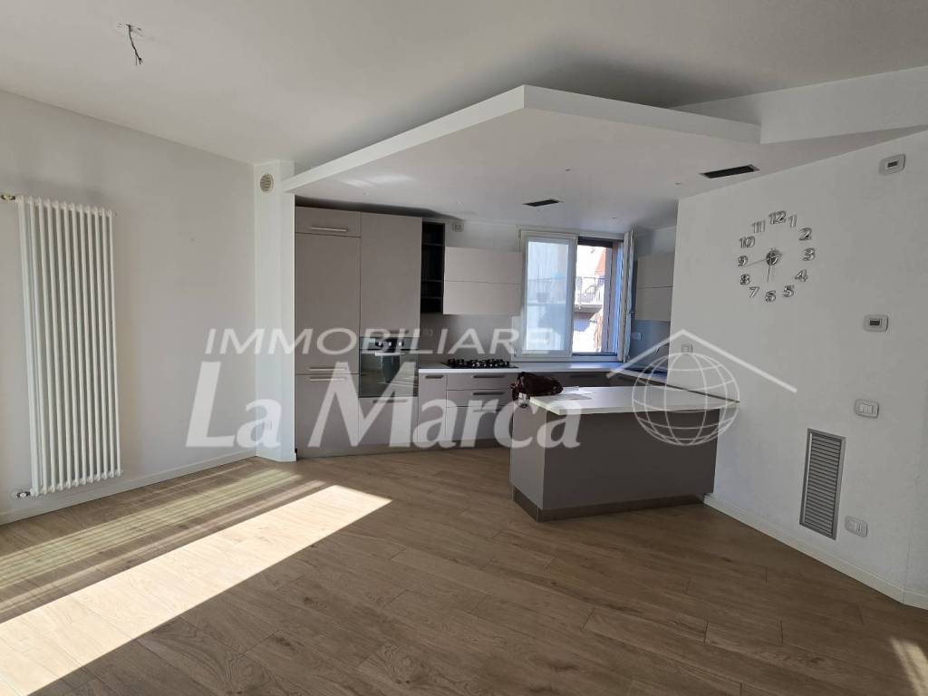 Vendita Appartamento Treviso. Trilocale, Ottimo stato, secondo piano ...