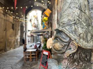 2-room flat Vico purgatorio ad arco 28, Centro Storico, Naples