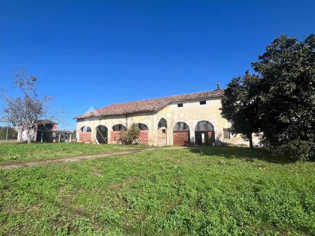 Rustico - Casale in vendita a Padova