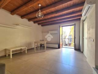 3-room flat via della Rosa alla Gioiamia 16, Tribunale, Palermo