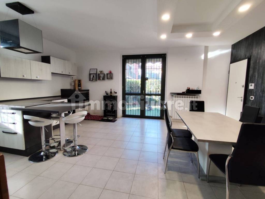 Vendita Appartamento Corbetta. Trilocale in via Giovanni Paisiello 21 ...