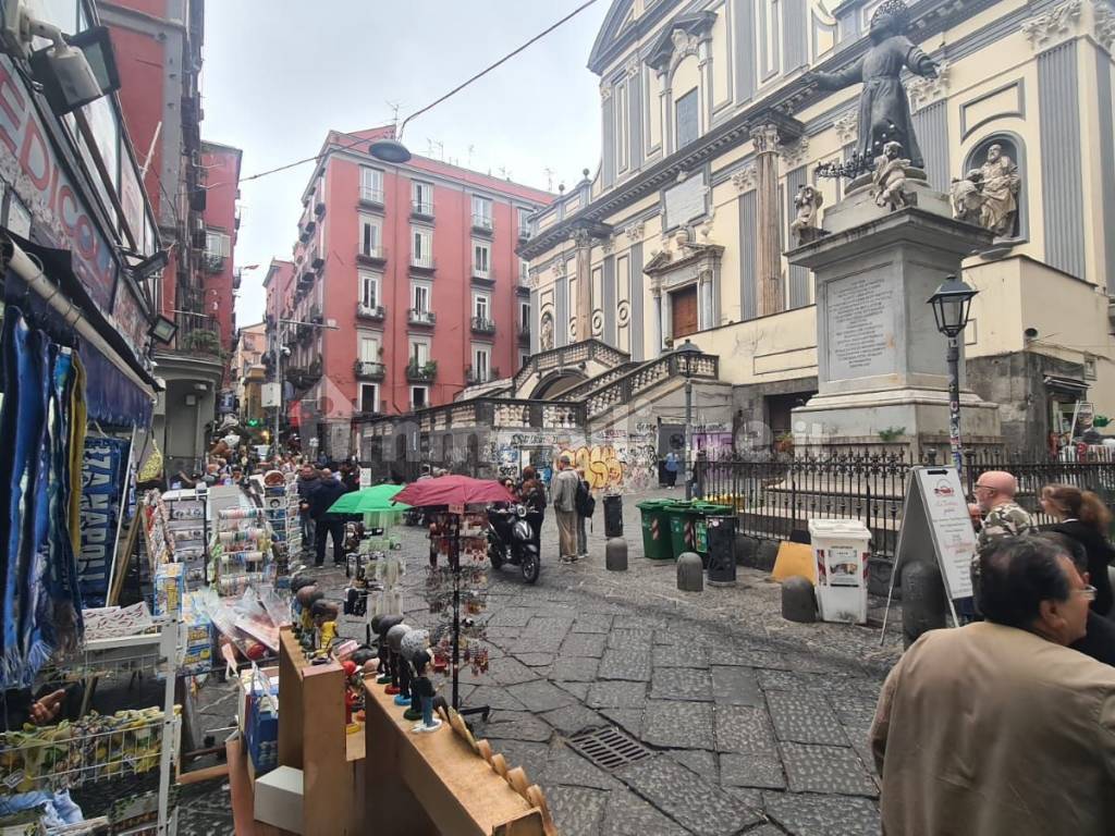 vendita-appartamento-napoli-quadrilocale-in-vico-cinquesanti-47-buono