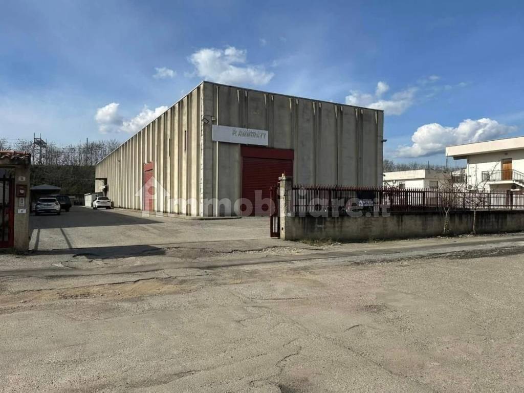 Capannone via Silvio Zavatti, Rende, Rif. 124217641 - Immobiliare.it