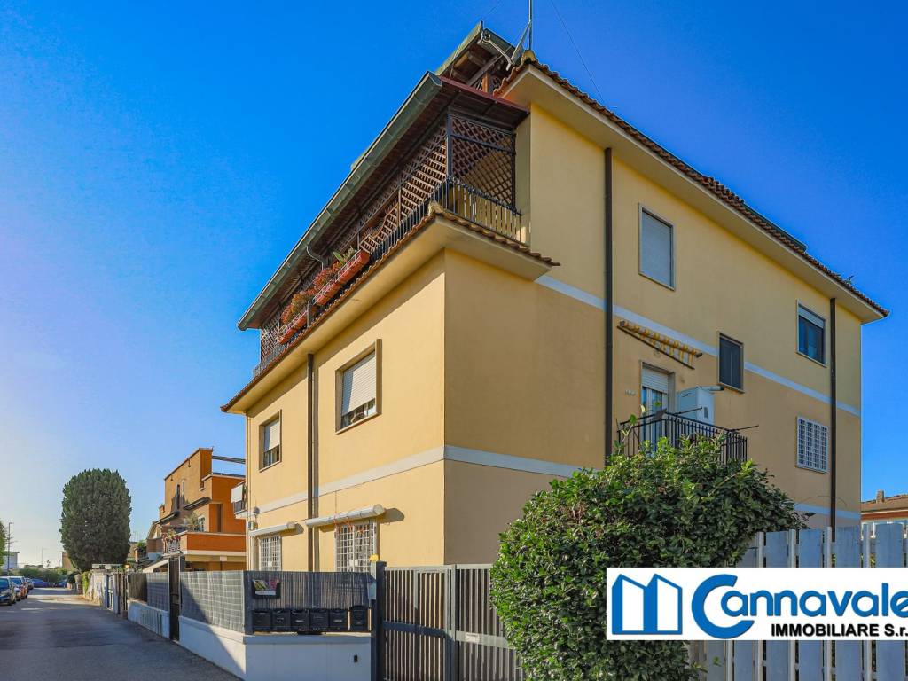 Trilocale via Tossignano, Vitinia, Roma