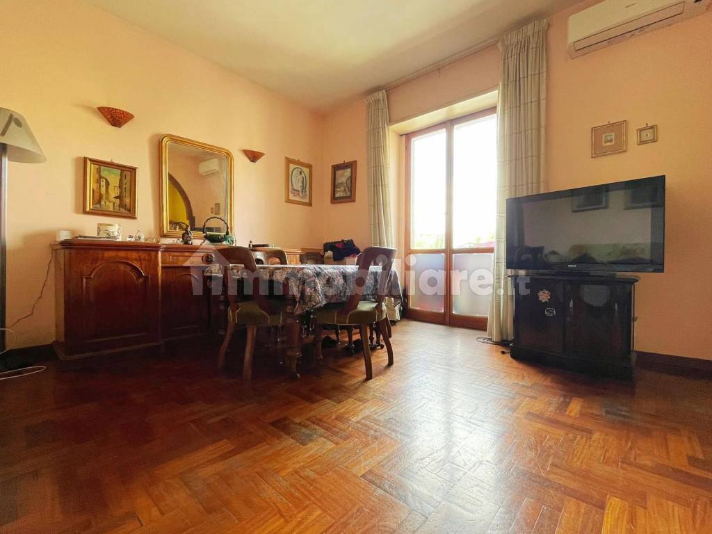 Vendita Appartamento Roma. Quadrilocale in viale Tirreno. Da ...