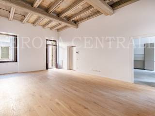 4-room flat via Scrimiari, Veronetta, Verona