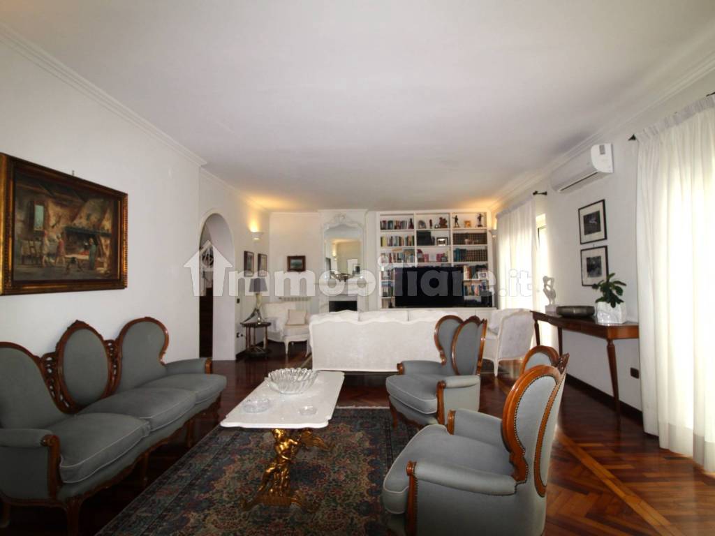 Salone