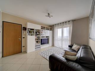 4-room flat Strada del Portone 25, Mirafiori Sud - Strada del Drosso, Turin