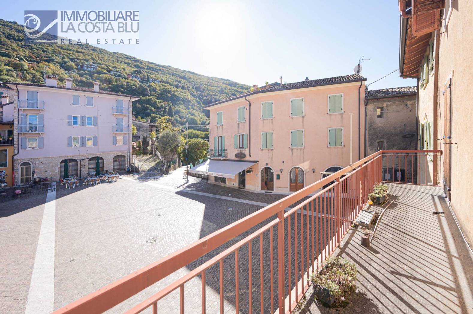 Casa indipendente in vendita a Torri del Benaco