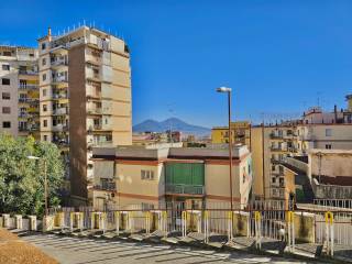 3-room flat via Giacinto Gigante 148, Arenella, Naples