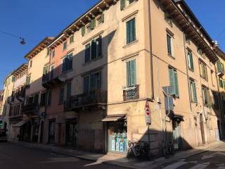 4-room flat via Seminario 1, Veronetta, Verona