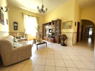 4-room flat via Diocleziano, Bagnoli, Naples