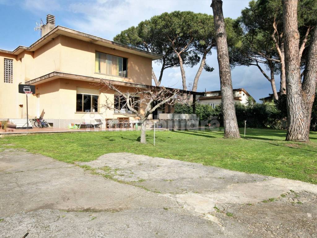 Villa unifamiliare via Castelfondo, Infernetto, Roma