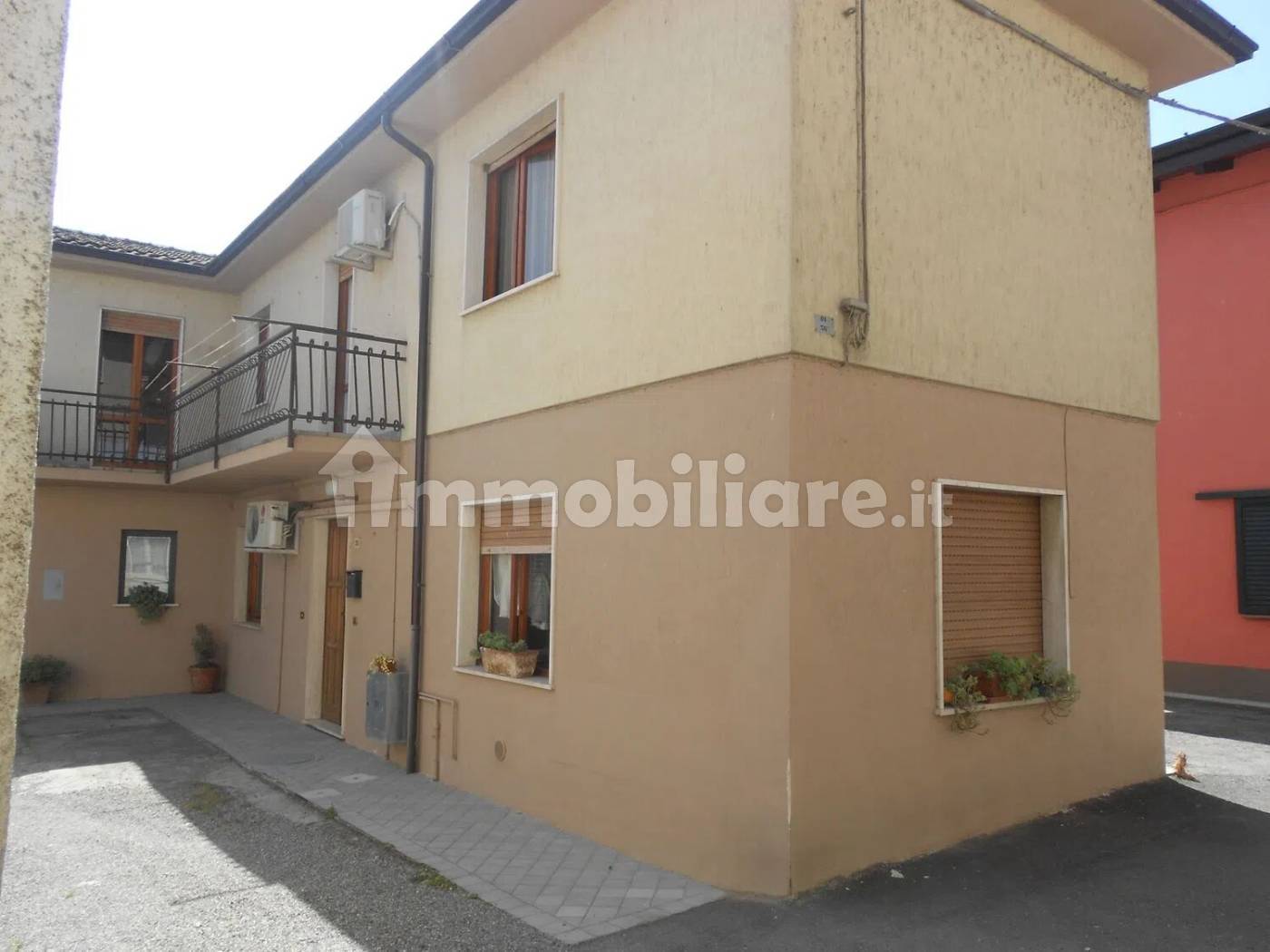 Villa in vendita a Alta Val Tidone