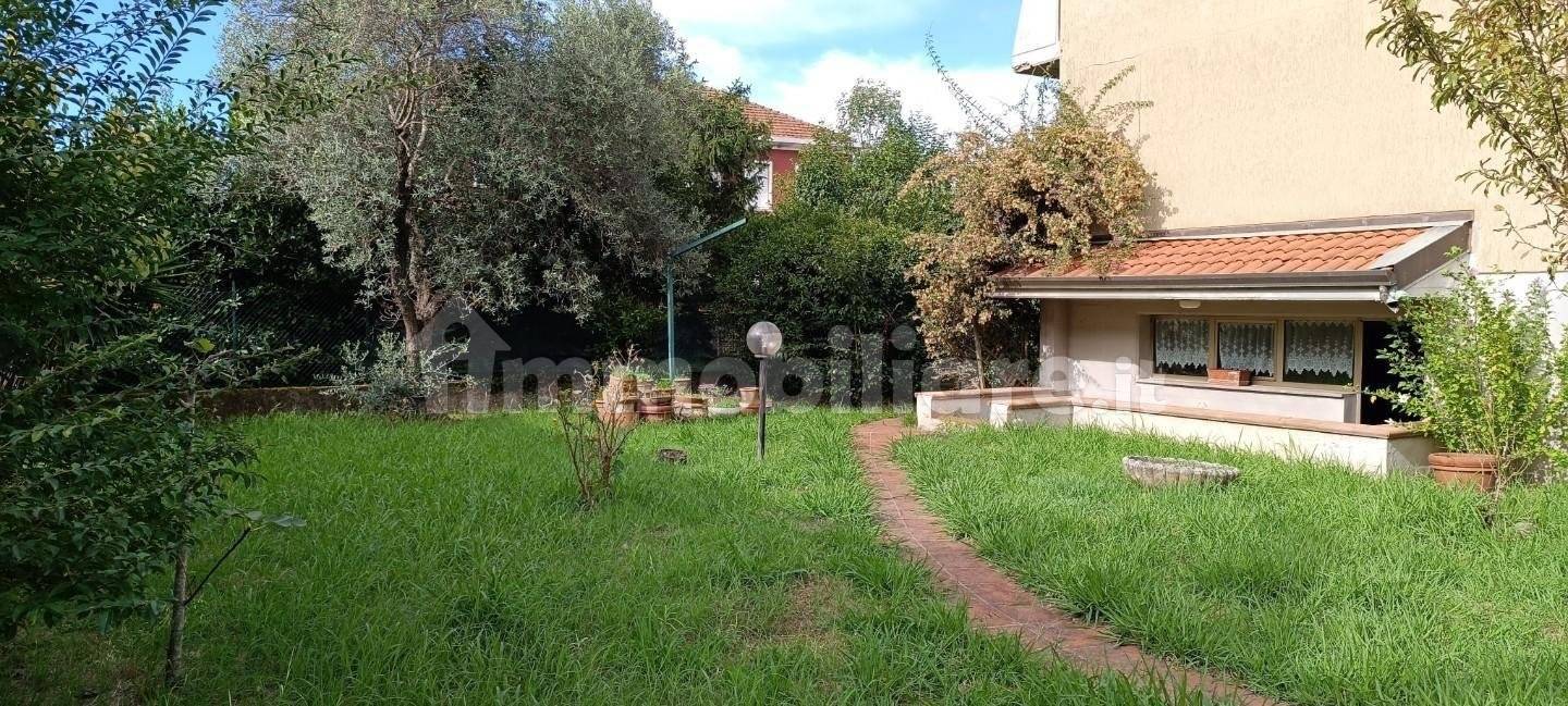 Casa indipendente in vendita a Carrara