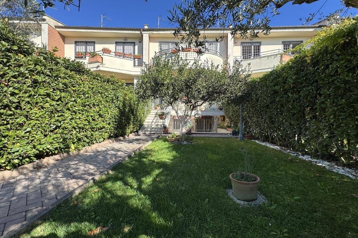 Villetta a schiera in vendita a Roma
