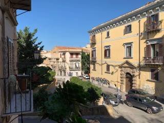 3-room flat piazzetta Sant'Agata alla Guilla, Tribunale, Palermo