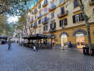 Apartment via Luca Giordano 82, Vomero, Naples
