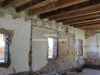 Stanza non arredata