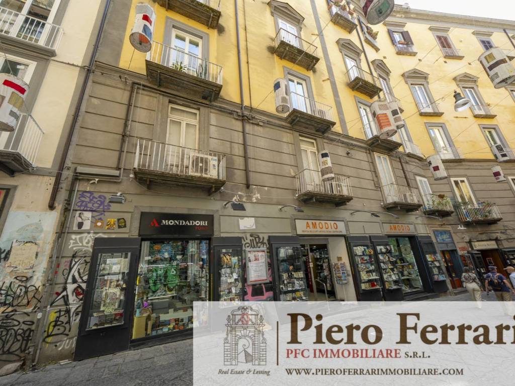 Locale commerciale via Port'Alba 25, Napoli, Rif. 124463927 ...
