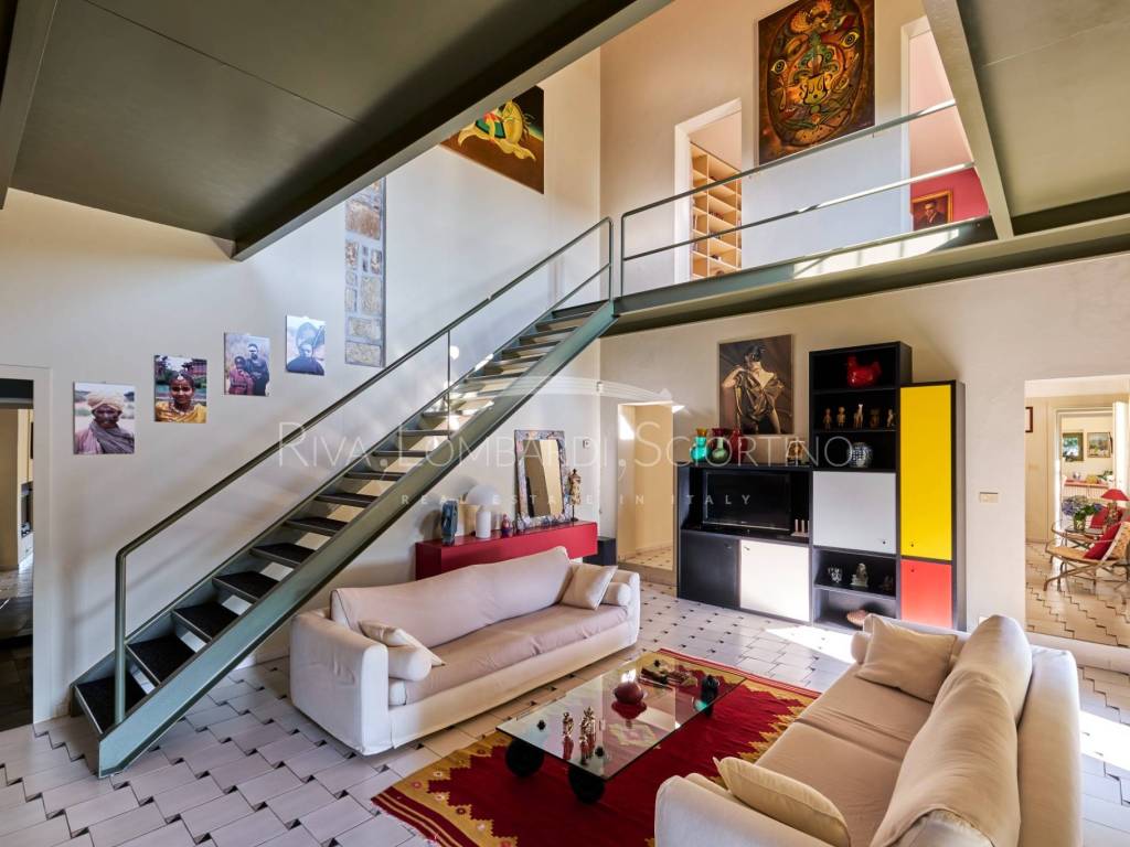 Salone
