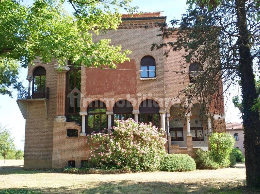 Villa in vendita a Borgo Virgilio