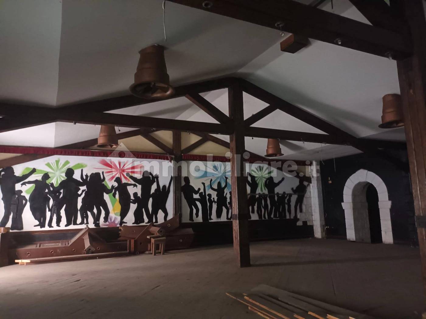 Palazzo - Edificio in vendita a Roma