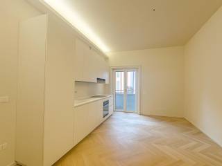 3-room flat via Costanza, Washington, Milan