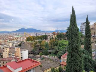 2-room flat corso Vittorio Emanuele, Monte Santo, Naples
