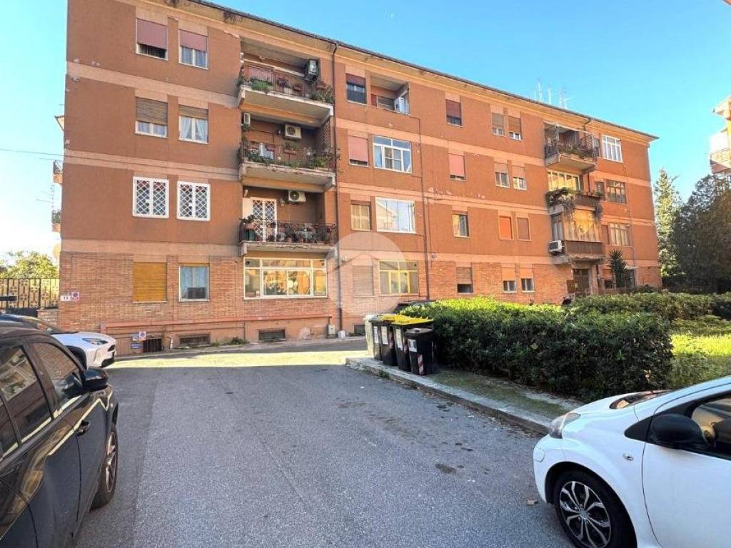 Trilocale via Ernesto Giacomo Parodi 19, Casal Bernocchi, Roma