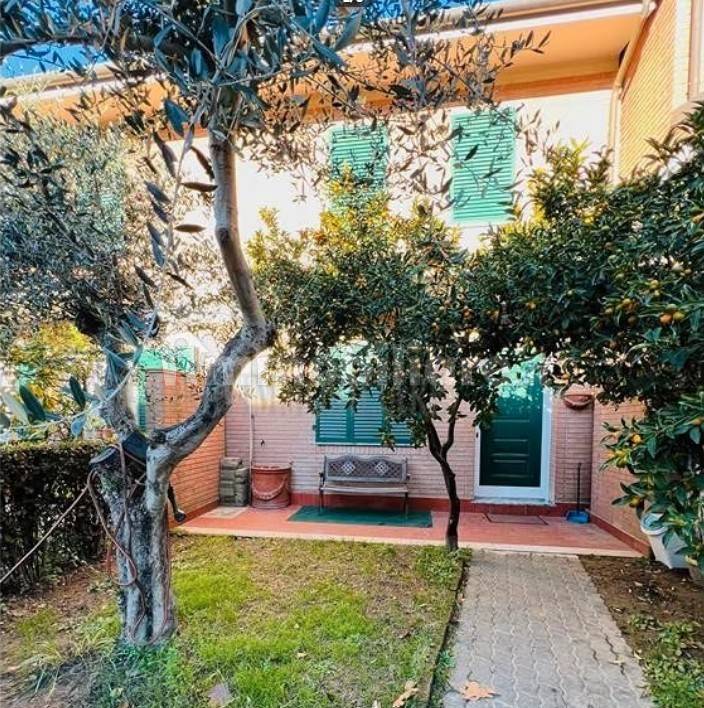 Villetta a schiera in vendita a Massa