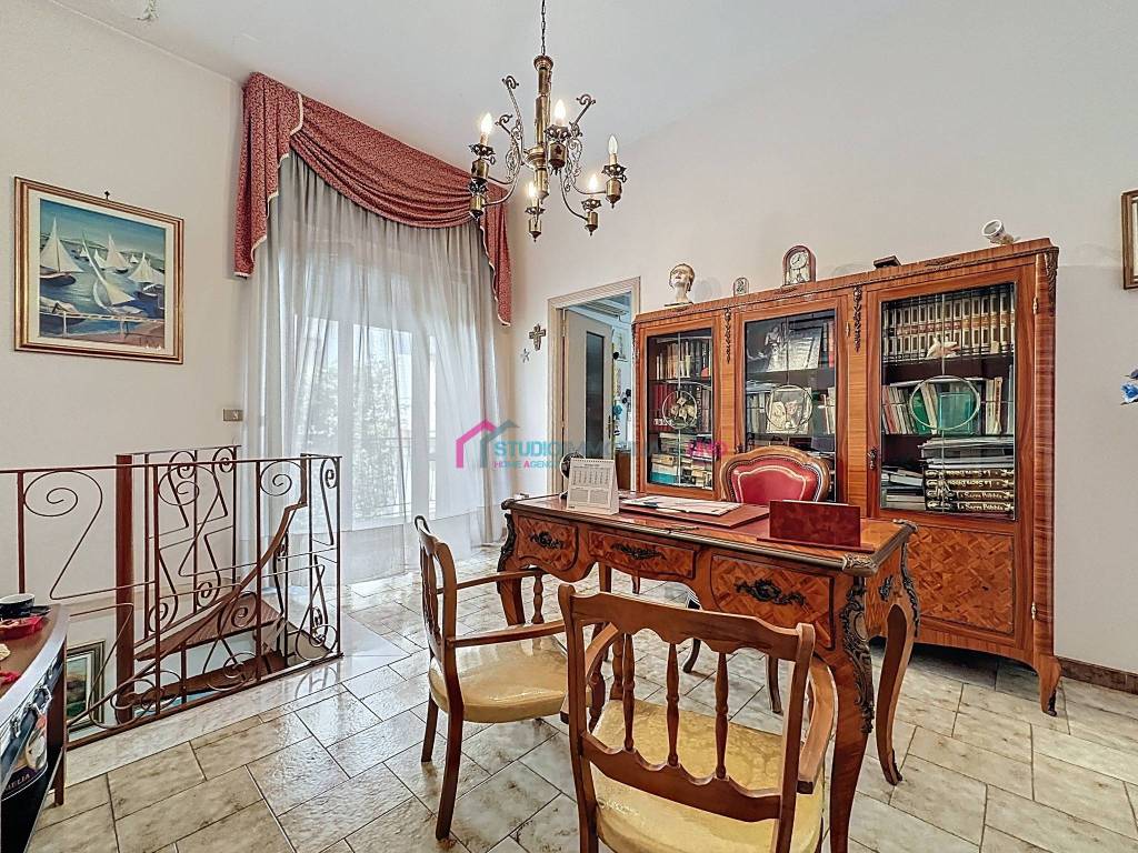 Salone