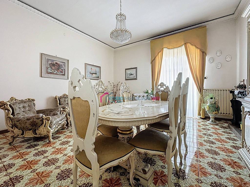 Salone
