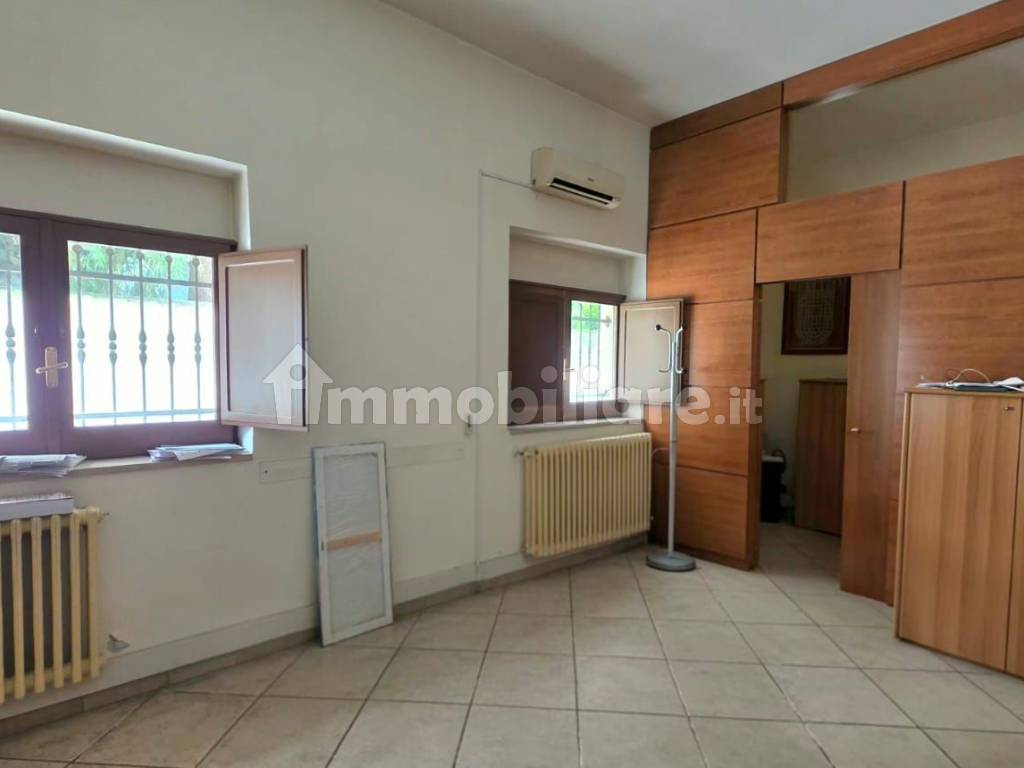 Quadrilocale viale Venezia Giulia 112, Centro, Andria