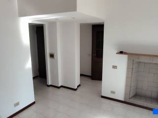 Trilocale via Sibari 2, Vigentino - Fatima, Milano