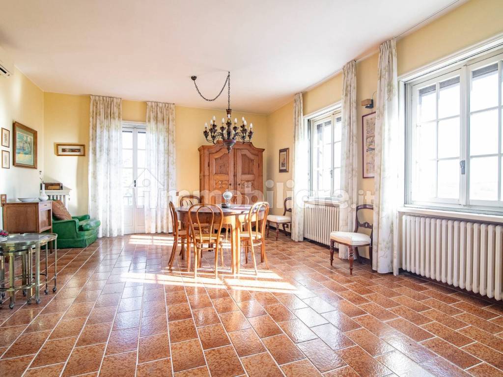 Salone