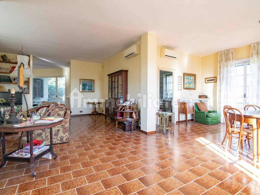 Salone